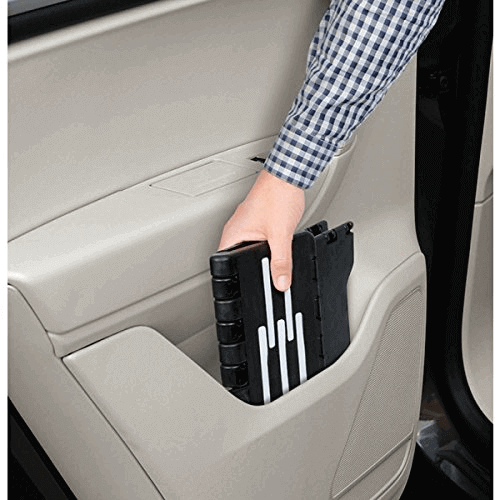 Fanwer collapsible step stool with handle, in the car